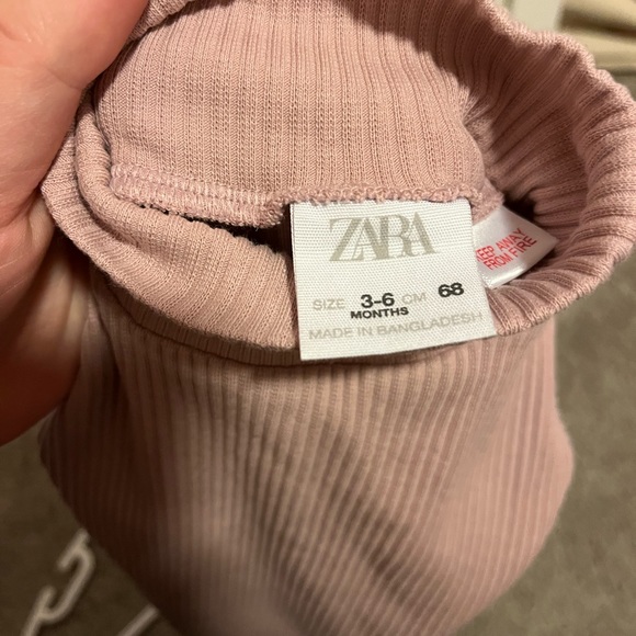 ZARA scalloped turtleneck - Picture 2 of 3